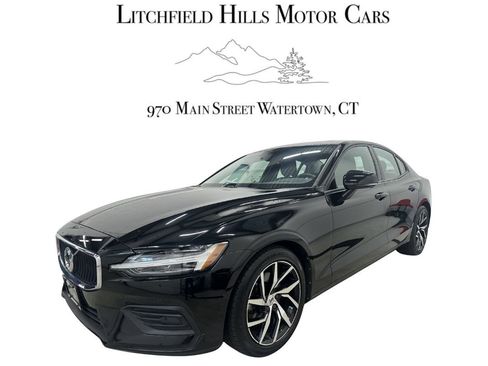 Used 2020 Volvo S60 T5 Momentum FWD image 1