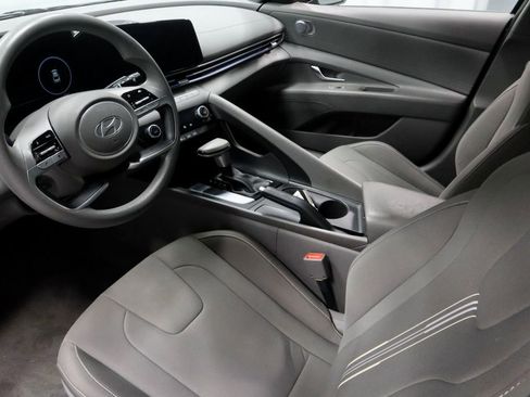 Certified 2024 Hyundai Elantra SEL image 23