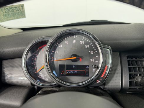 Used 2018 MINI Cooper 4-Door Hardtop FWD image 17