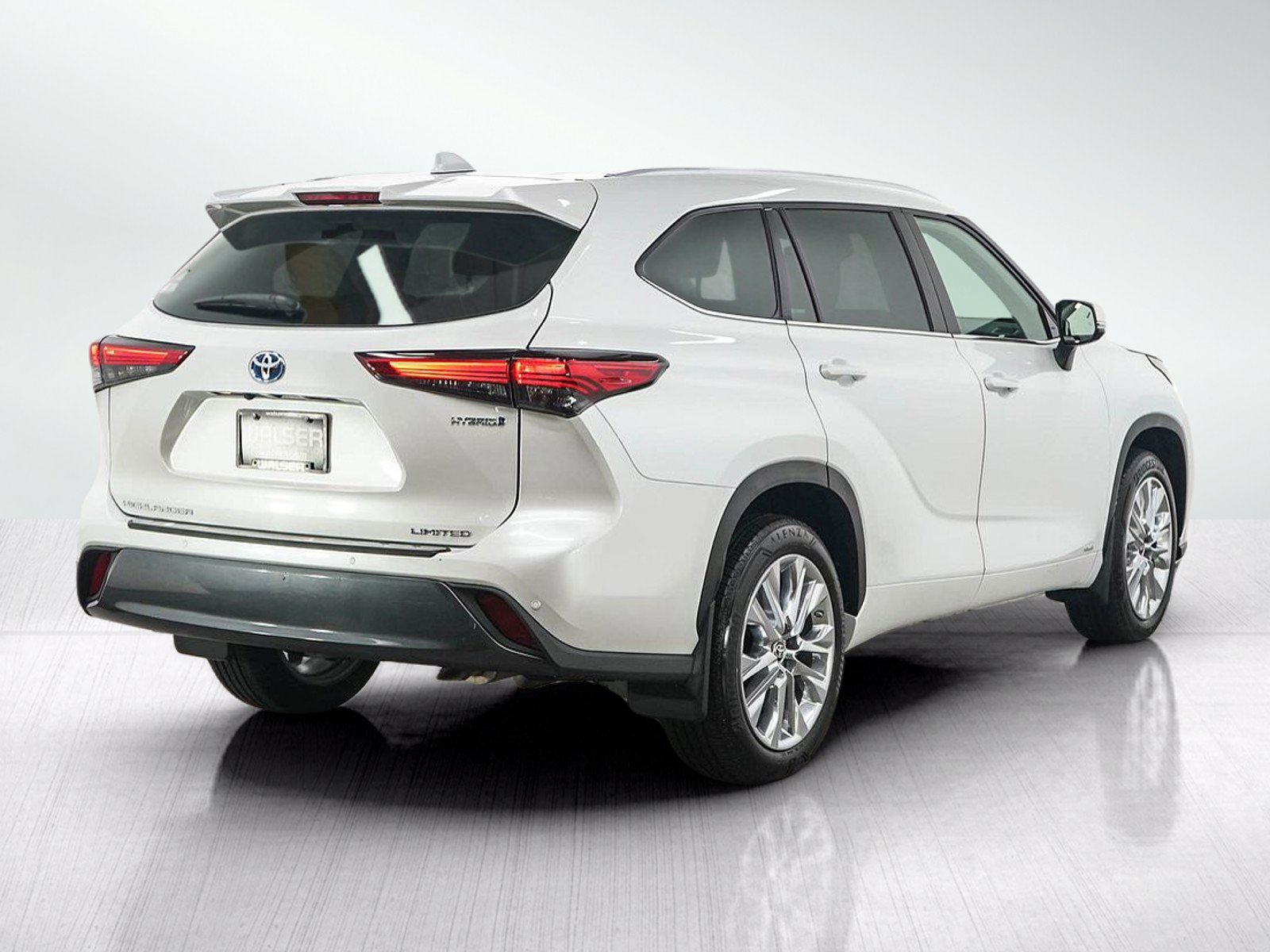 Used 2023 Toyota Highlander Limited AWD/4WD image 5