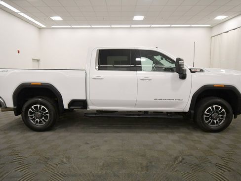 Used 2024 GMC Sierra 2500 SLE image 9