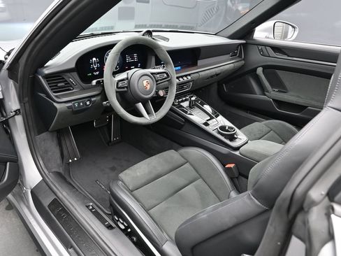 Used 2026 Porsche 911 Targa 4 GTS AWD/4WD image 4