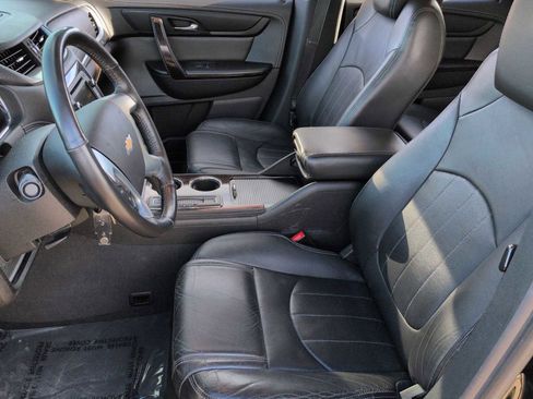 Used 2017 Chevrolet Traverse Premier image 17