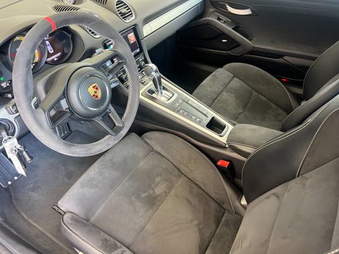 Used 2021 Porsche 718 Cayman GT4 RWD image 10