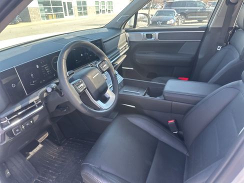 Used 2025 Hyundai Santa Fe Limited image 13