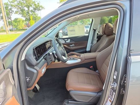 New 2026 Mercedes-Benz GLS 450 4MATIC image 27