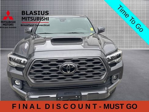 Used 2021 Toyota Tacoma TRD Sport w/ Technology Package AWD/4WD image 7
