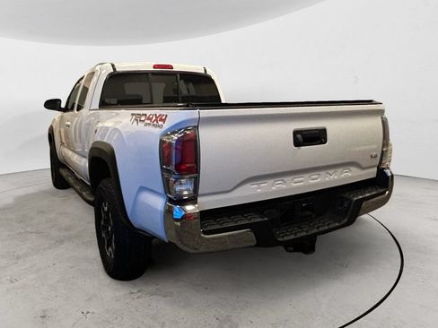 Used 2023 Toyota Tacoma TRD Off-Road w/ TRD Premium Off Road Package AWD/4WD image 3