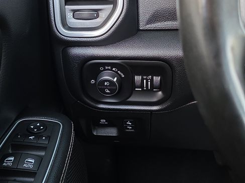 Used 2022 RAM 1500 Laramie image 29