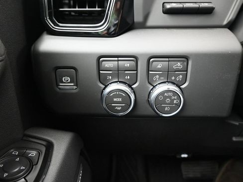 New 2026 GMC Sierra 3500 AT4 w/ AT4 Premium Plus Package image 16
