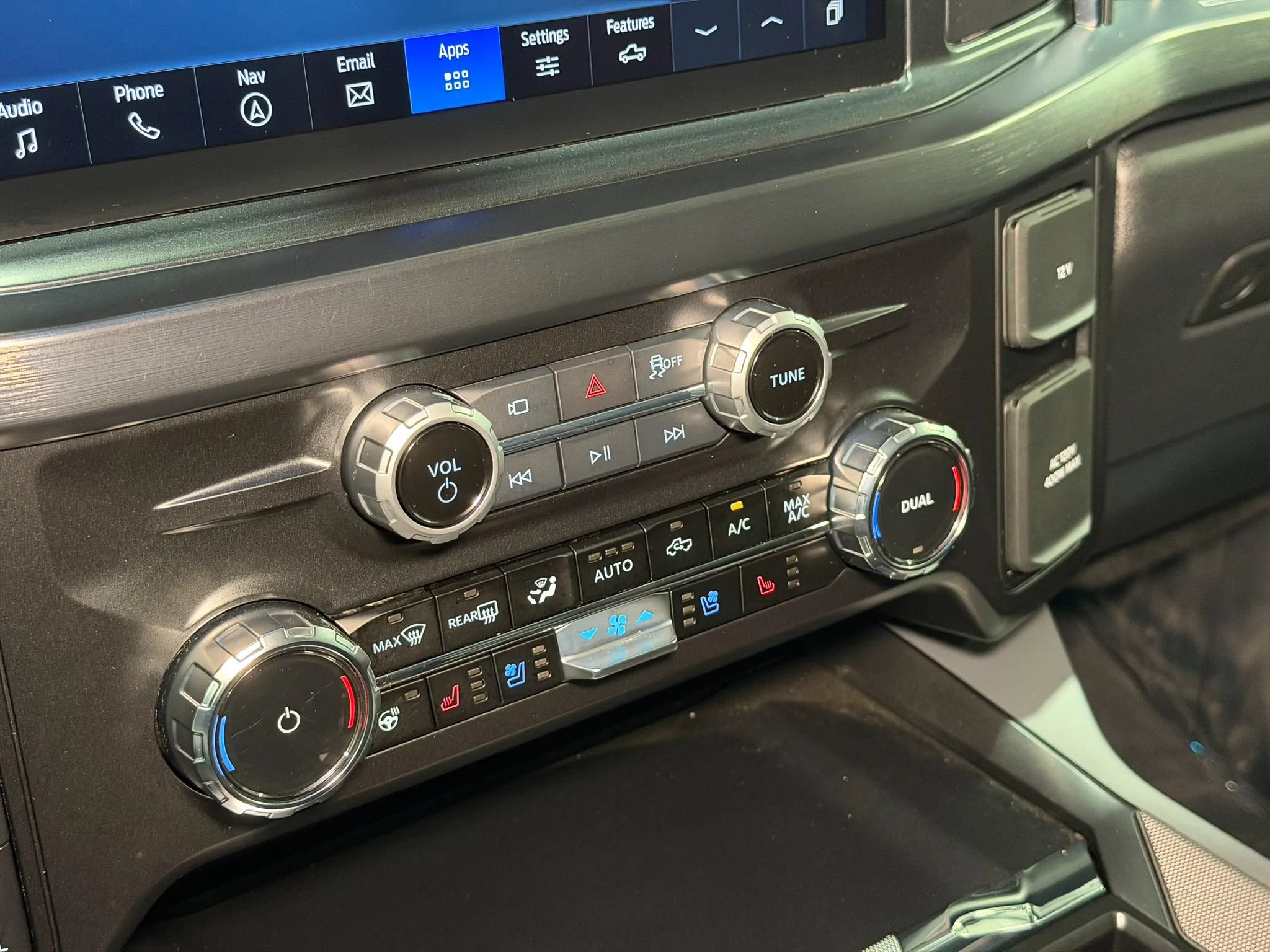 Used 2026 Ford F350 Lariat AWD/4WD image 27