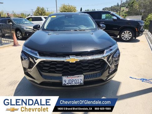 Used 2024 Chevrolet Trax LS w/ LS Convenience Package FWD image 8