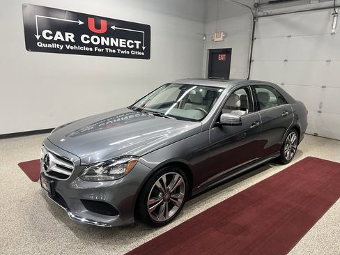 Used 2016 Mercedes-Benz E 350 4MATIC Sedan image 3