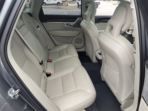 Used 2017 Volvo V90 T6 Cross Country image 14