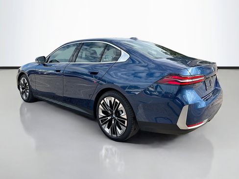 Used 2026 BMW 530i image 5