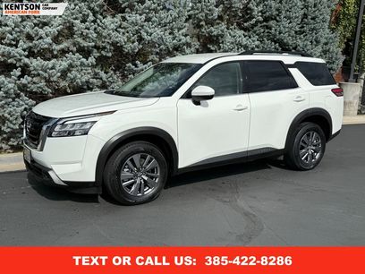 Used 2025 Nissan Pathfinder SV