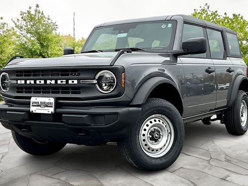 New 2025 Ford Bronco 4-Door image 2