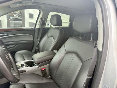 Used 2011 Cadillac SRX Luxury image 18