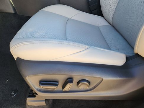 Used 2025 Toyota Tacoma Limited image 27