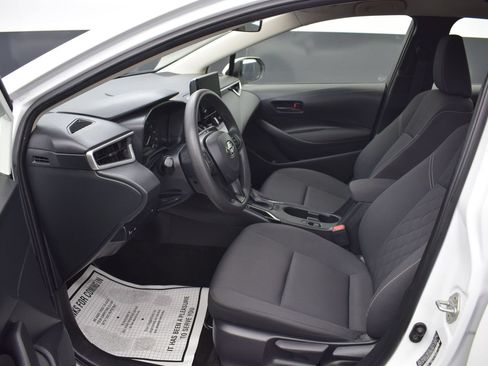 Used 2025 Toyota Corolla LE FWD image 13