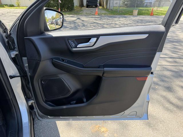 Used 2024 Ford Escape Platinum AWD/4WD image 14