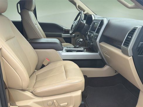 Used 2020 Ford F150 Lariat RWD image 11