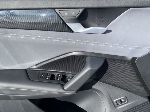 New 2026 Volkswagen Tiguan SE R-Line image 17