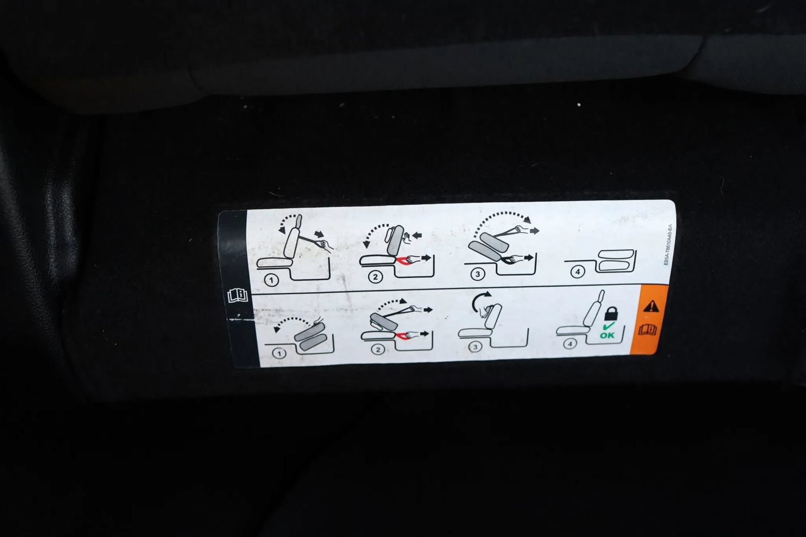 Used 2018 Ford Explorer XLT w/ Equipment Group 201A FWD image 42