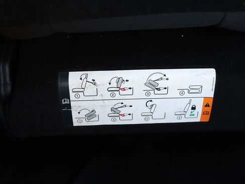 Used 2018 Ford Explorer XLT w/ Equipment Group 201A FWD image 42