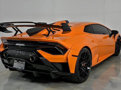 Used 2022 Lamborghini Huracan STO RWD image 14