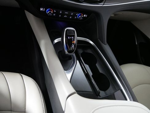 Used 2020 Buick Enclave Premium w/ Sun and Sites Package image 24