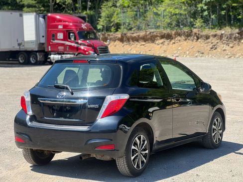 Used 2012 Toyota Yaris L FWD image 6