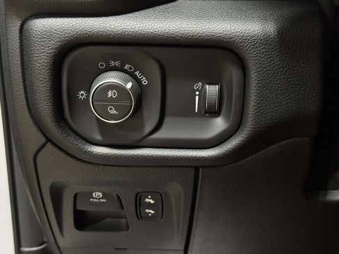 Used 2020 RAM 1500 Big Horn AWD/4WD image 19