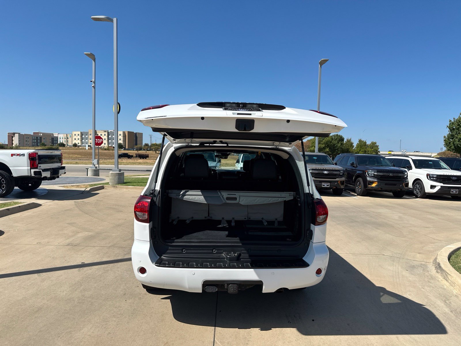 Used 2019 Toyota Sequoia TRD Sport AWD/4WD image 5