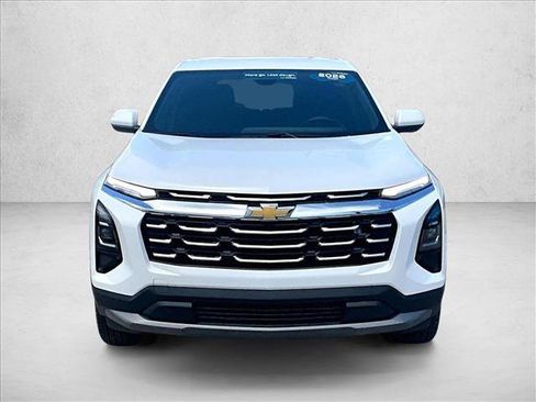Used 2026 Chevrolet Equinox LT FWD image 3