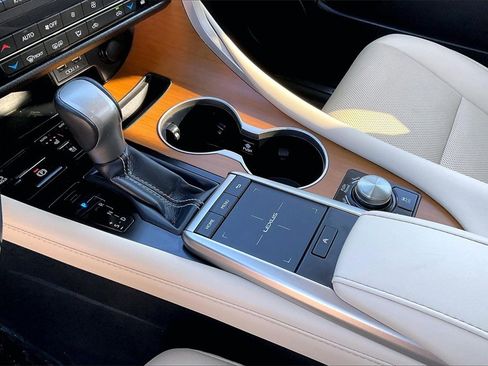 Used 2022 Lexus RX 450h AWD w/ Premium Package image 18