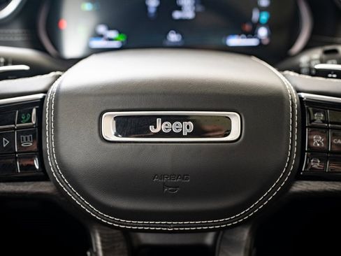 Used 2022 Jeep Grand Cherokee Overland image 28