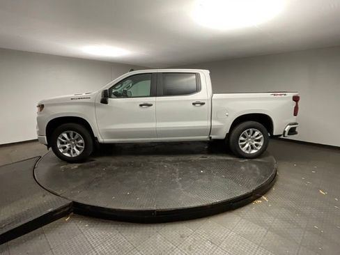 New 2026 Chevrolet Silverado 1500 Custom w/ LPO, Dark Essentials Package image 4