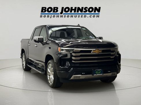 Certified 2022 Chevrolet Silverado 1500 High Country w/ High Country Premium Package image 3