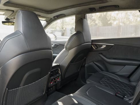 Used 2023 Audi SQ8 Prestige image 27