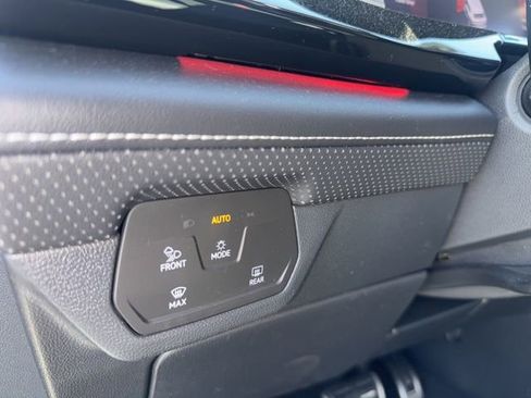 Used 2024 Volkswagen Atlas SEL Premium R-Line AWD/4WD image 19