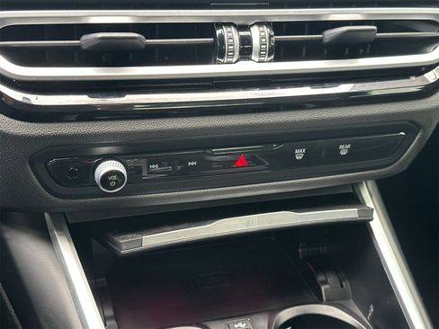 Used 2024 BMW 330i Sedan image 22