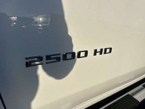 Used 2025 Chevrolet Silverado 2500 LT w/ Convenience Package image 18