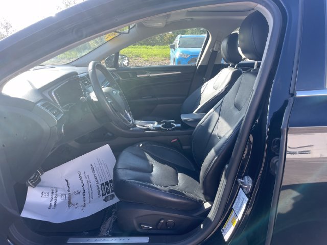 Used 2016 Ford Fusion Titanium FWD image 19