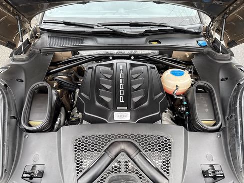 Used 2017 Porsche Macan GTS image 11