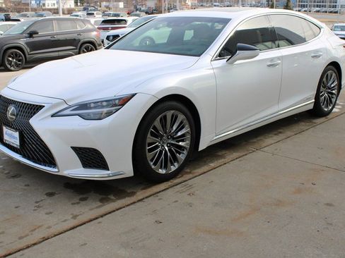 Used 2021 Lexus LS 500h image 3