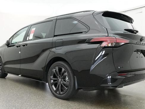 New 2026 Toyota Sienna XSE FWD image 21