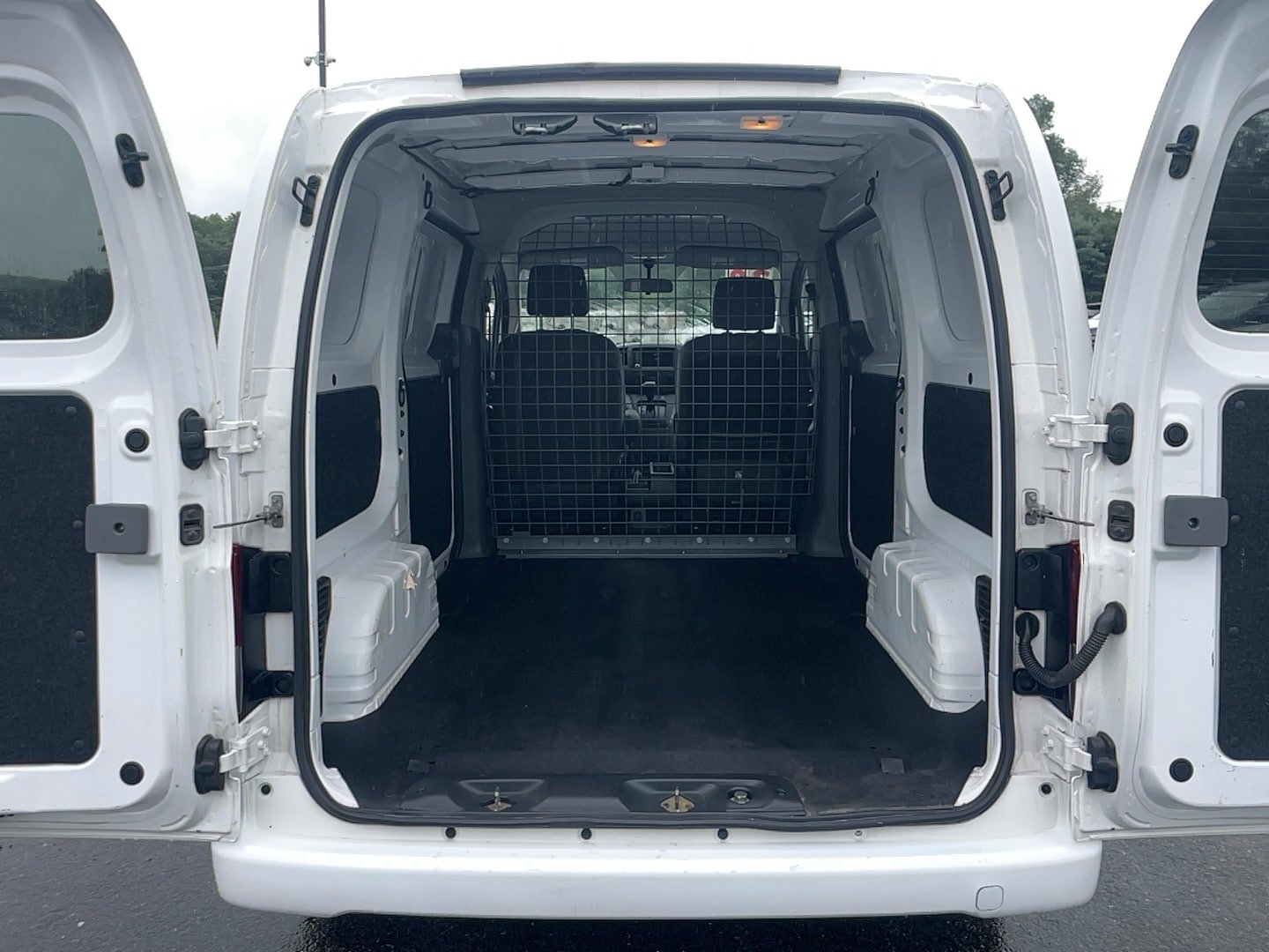 Used 2020 Nissan NV200 SV w/ Back Door Glass Package FWD image 9