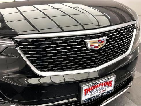 Used 2025 Cadillac XT6 Premium Luxury image 30