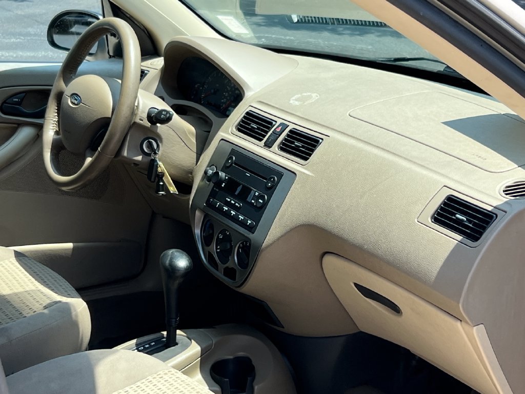 Used 2006 Ford Focus ZXW Wagon FWD image 19